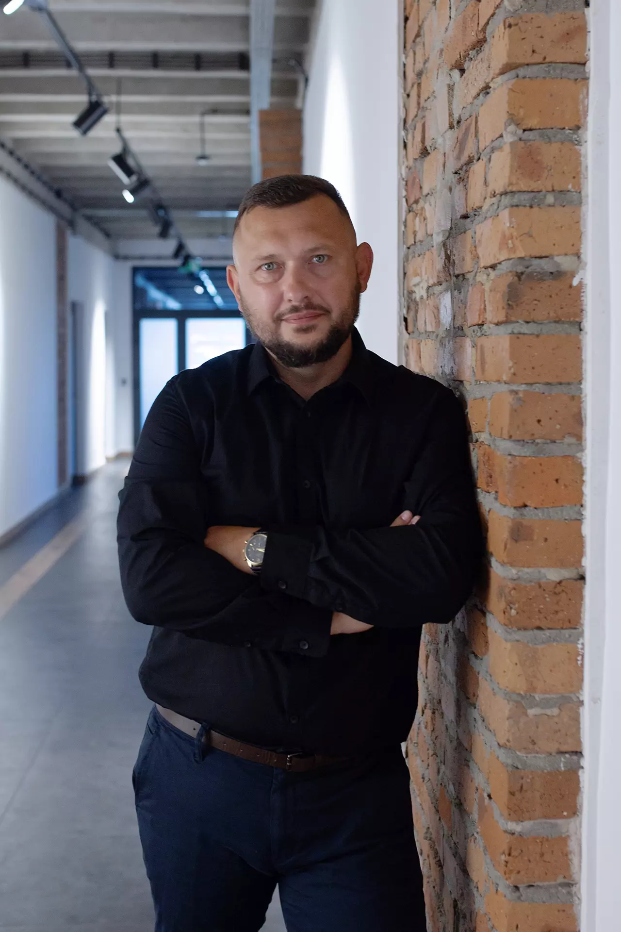 Michał Łutczyn podczas sesji wizerunkowej związanej z działalnością szkoleniową